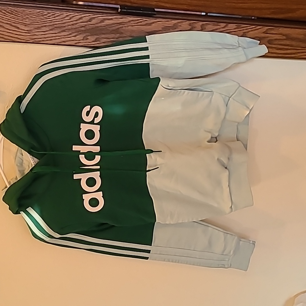 Adidas Sweatshirt